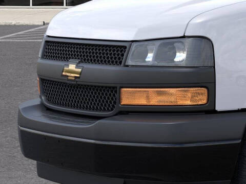 2025 Chevrolet Express 2500
