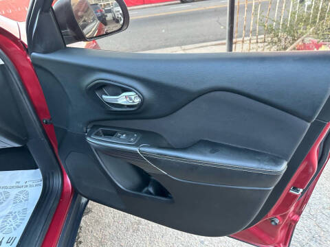 2015 Jeep Cherokee Sport