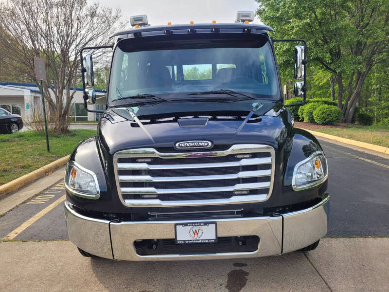 2025 Freightliner M2 106