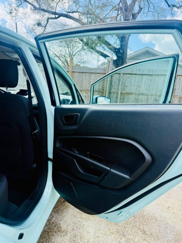 2017 Ford Fiesta SE