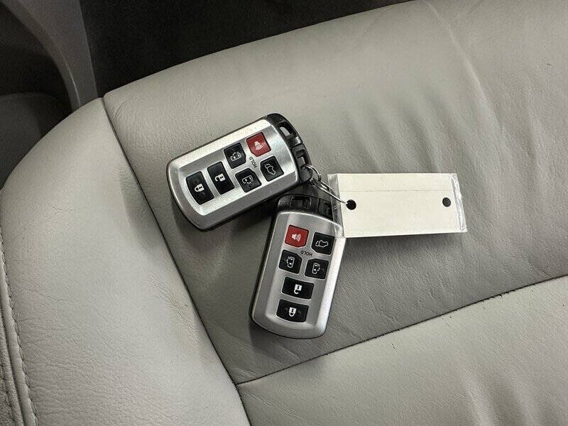 2017 Toyota Sienna XLE 7-Passenger