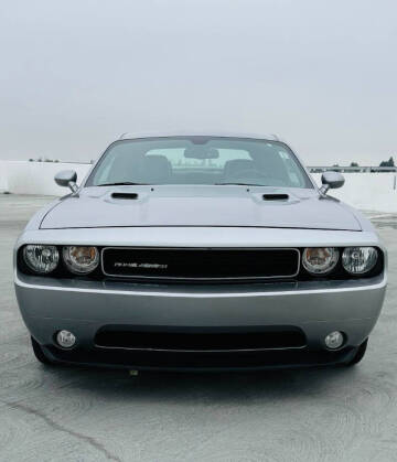 2013 Dodge Challenger SXT Plus