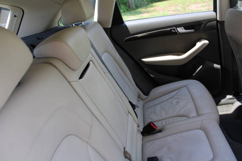 2012 Audi Q5 2.0T quattro Premium