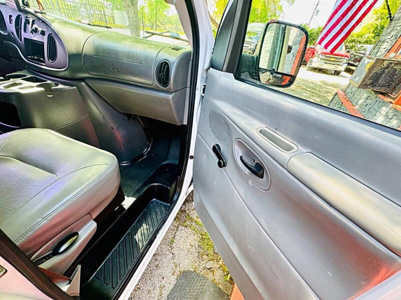 2005 Ford E-Series E-250