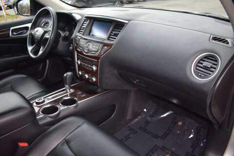 2016 Nissan Pathfinder SL