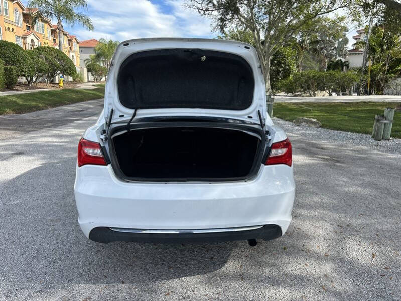 2013 Chrysler 200 LX