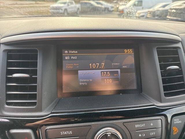 2016 Nissan Pathfinder SV