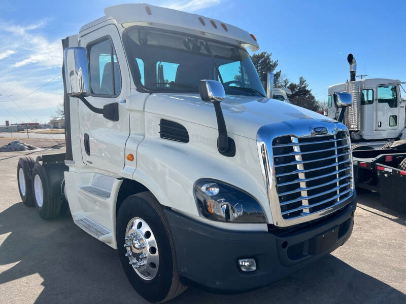 2016 Freightliner Cascadia for sale at Money Trucks Inc in Hill City KS
