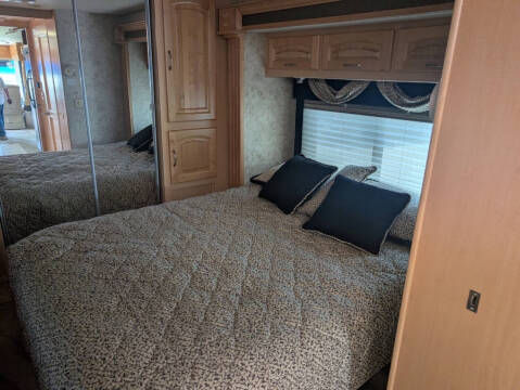 2005 Freightliner MH Chassis