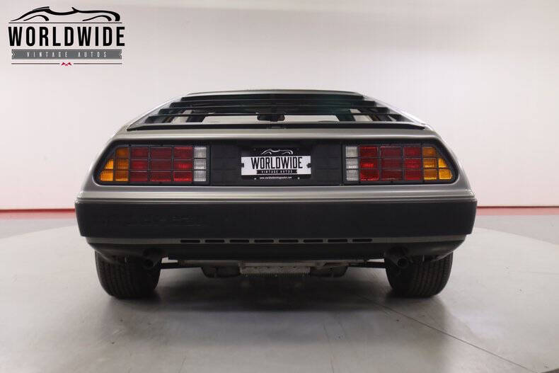 1981 DeLorean DMC-12