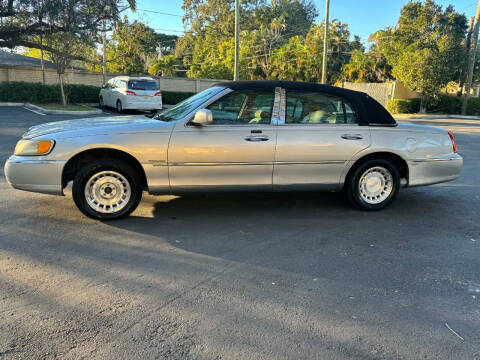 2001 Lincoln Town Car Executive