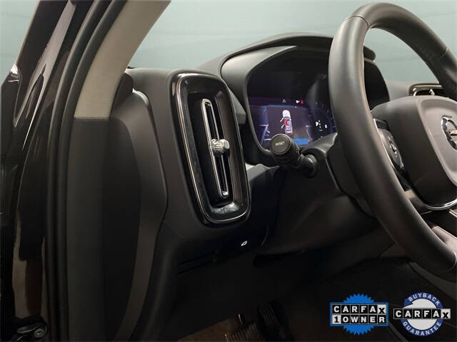 2025 Volvo XC40 B5 Plus Bright Theme