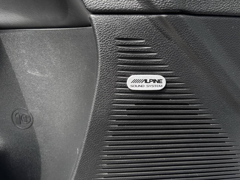 2015 Dodge Challenger SXT Plus