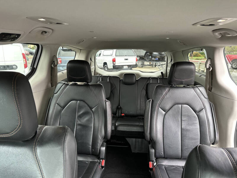 2020 Chrysler Pacifica Touring L