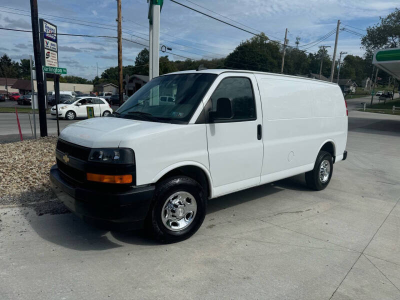 2018 Chevrolet Express Cargo Work Van photo 2