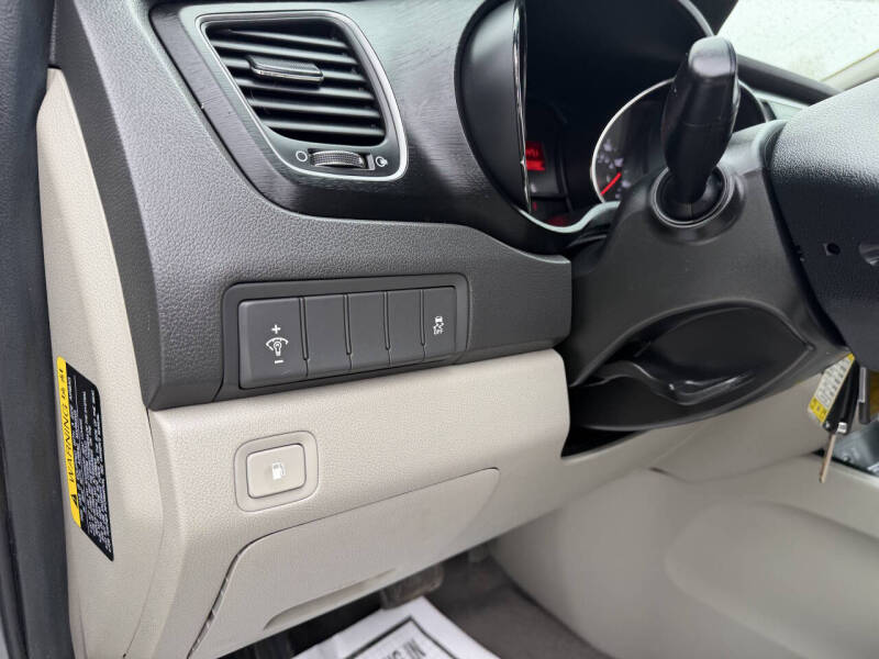 2018 Kia Sedona L
