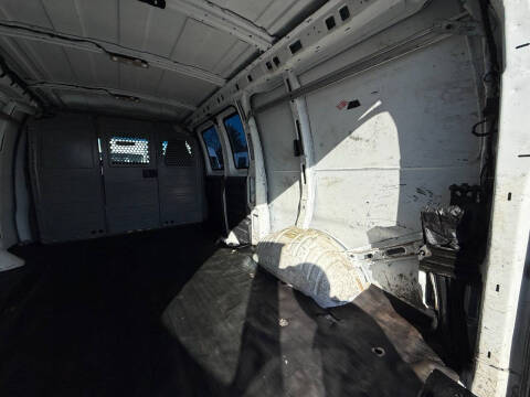 2016 GMC Savana 2500