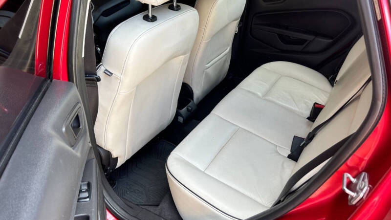 2011 Ford Fiesta SES