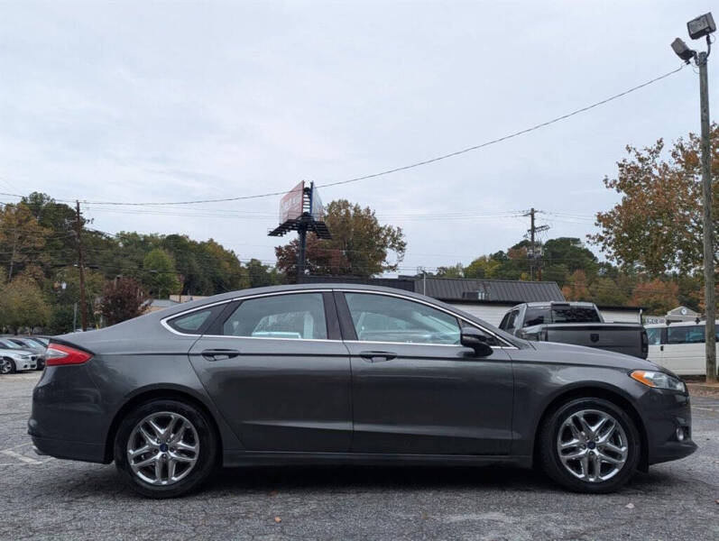 2016 Ford Fusion SE photo 5