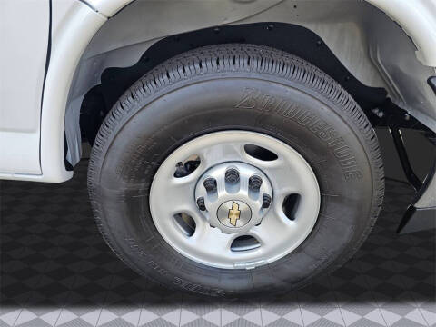 2025 Chevrolet Express 2500