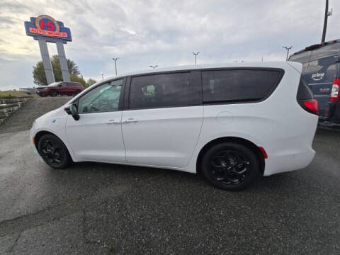 2023 Chrysler Pacifica Plug-In Hybrid Limited
