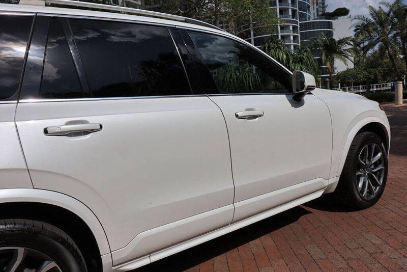2017 Volvo XC90 T6 Momentum
