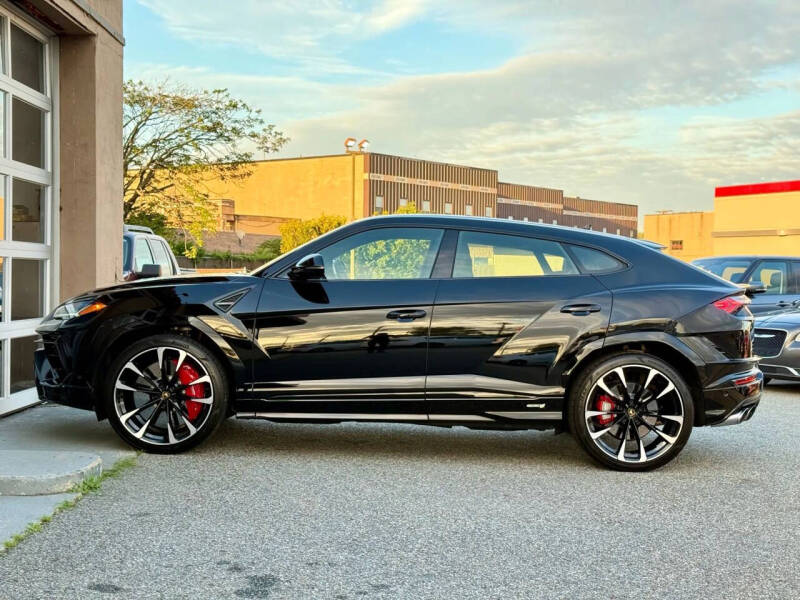 2024 Lamborghini Urus S