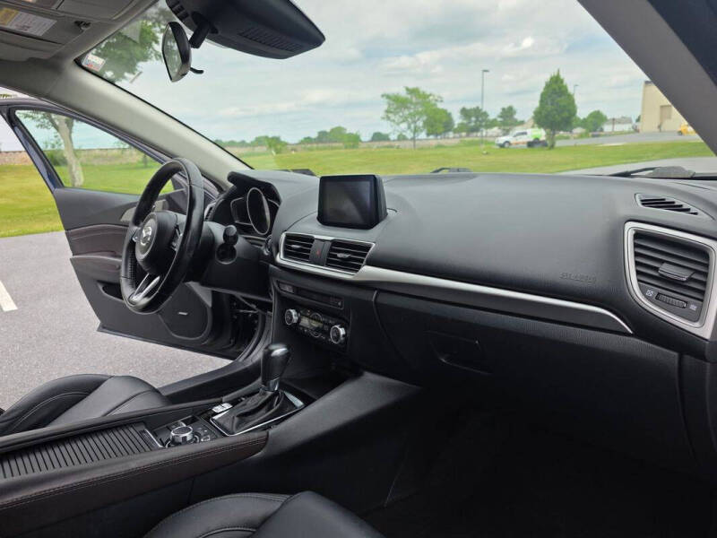 2018 Mazda MAZDA3 Touring