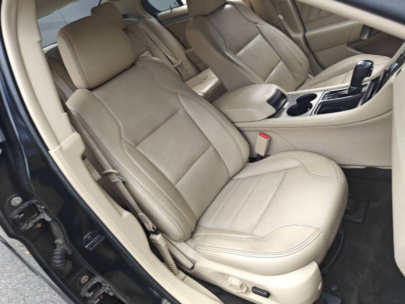 2018 Ford Taurus SEL