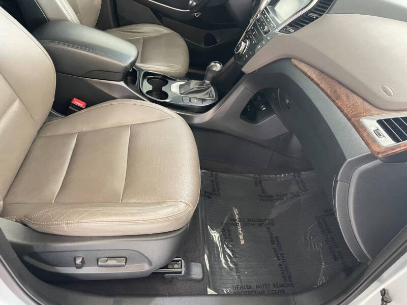 2017 Hyundai Santa Fe SE