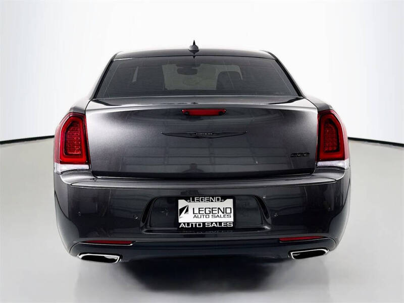 2023 Chrysler 300 Touring L