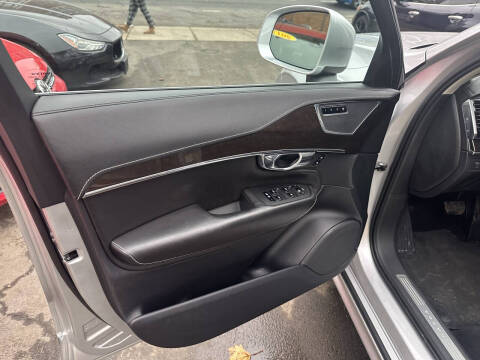 2017 Volvo XC90 T8 eAWD Inscription