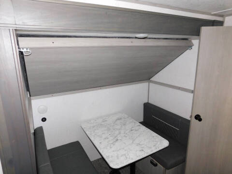 2023 Coleman Lantern 337 BH