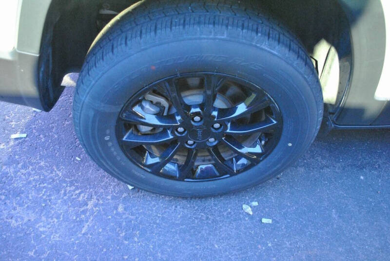 2023 Jeep Cherokee Altitude Lux