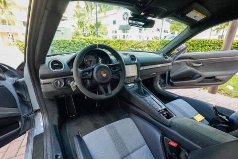 2024 Porsche 718 Cayman GT4 RS