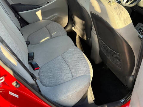 2012 Hyundai Accent GLS