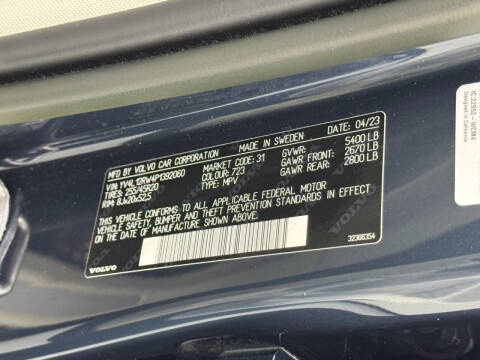 2023 Volvo XC60 B5 Plus Dark Theme