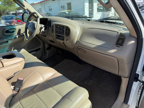 2002 Ford F-150 Lariat