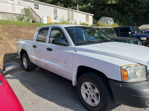 2006 Dodge Dakota for sale at GRAHAM'S AUTO SALES & SERVICE INC in Ephrata PA