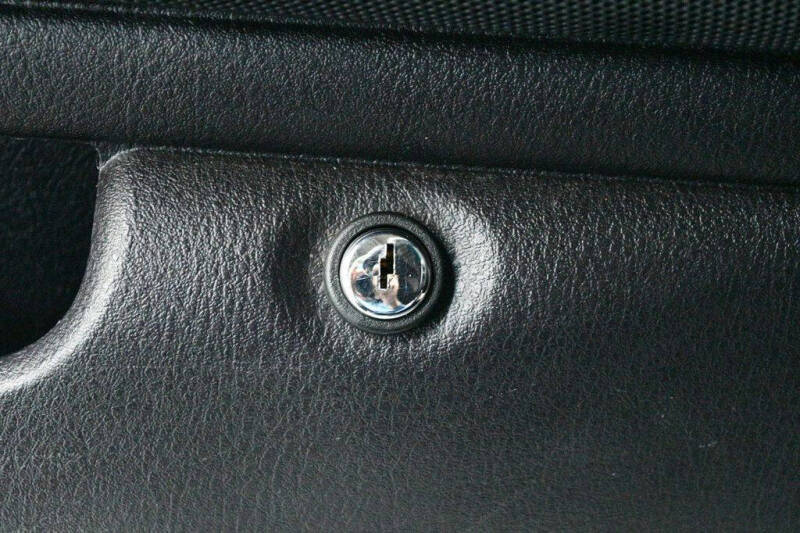 2004 Ford Thunderbird Deluxe