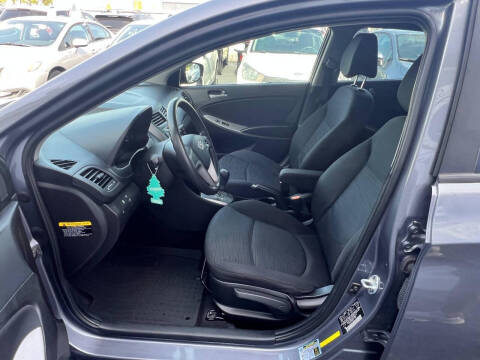 2017 Hyundai Accent SE