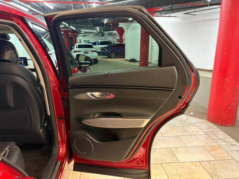 2023 Genesis GV70 2.5T Standard