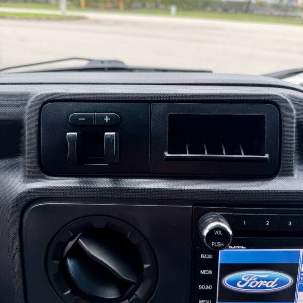 2011 Ford E-350