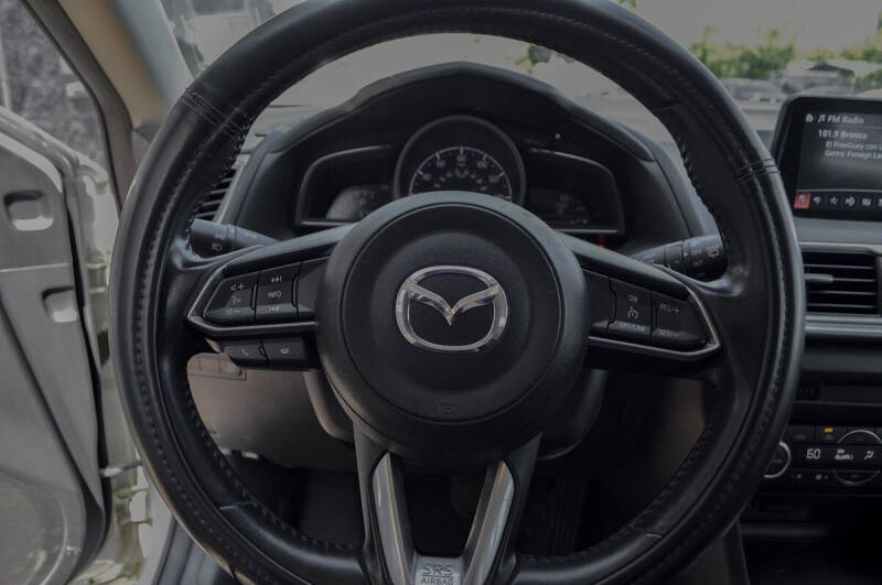 2018 Mazda MAZDA3 Touring