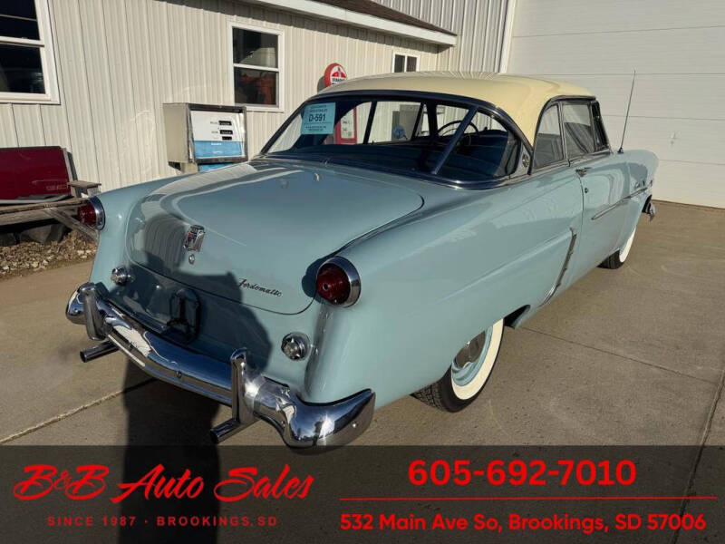 1952 Ford Crestline