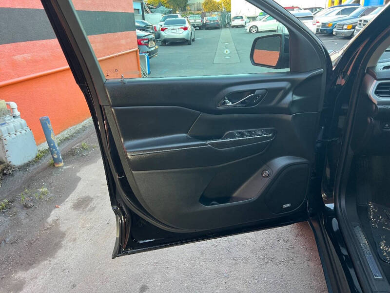 2017 GMC Acadia SLT-1