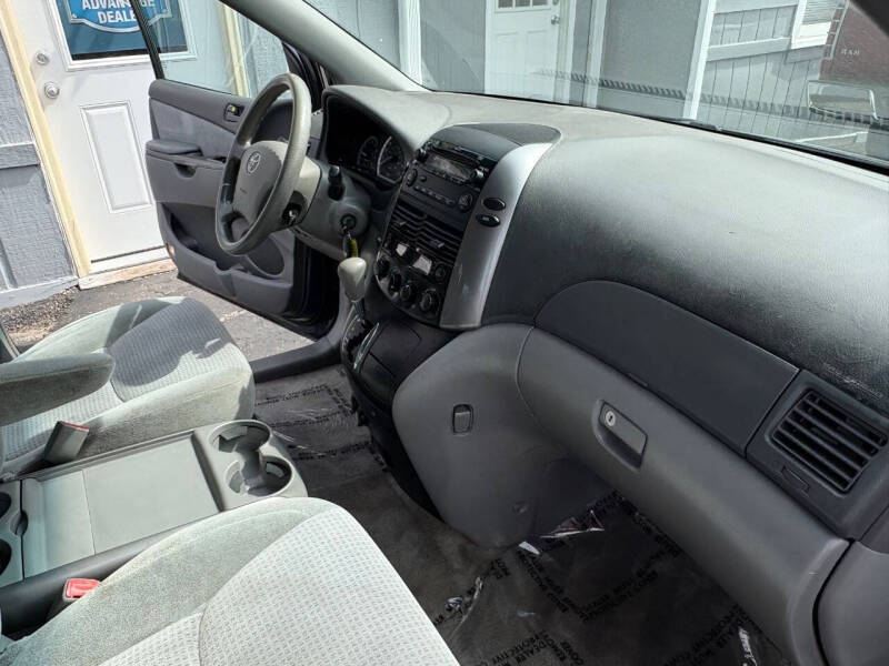 2008 Toyota Sienna CE 7-Passenger