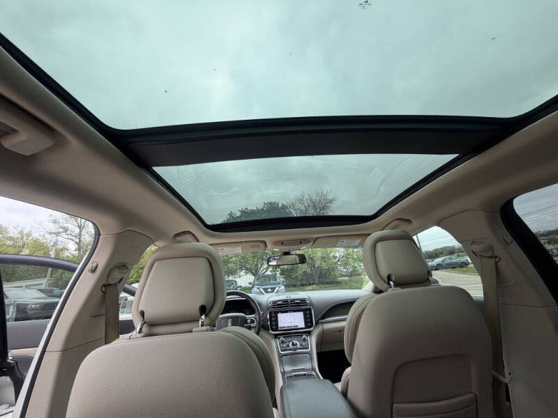 2017 Lincoln Continental Select