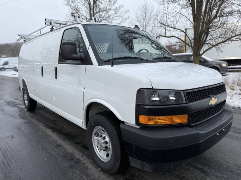 2025 Chevrolet Express 2500