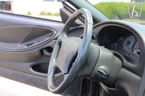2002 Ford Mustang GT Deluxe